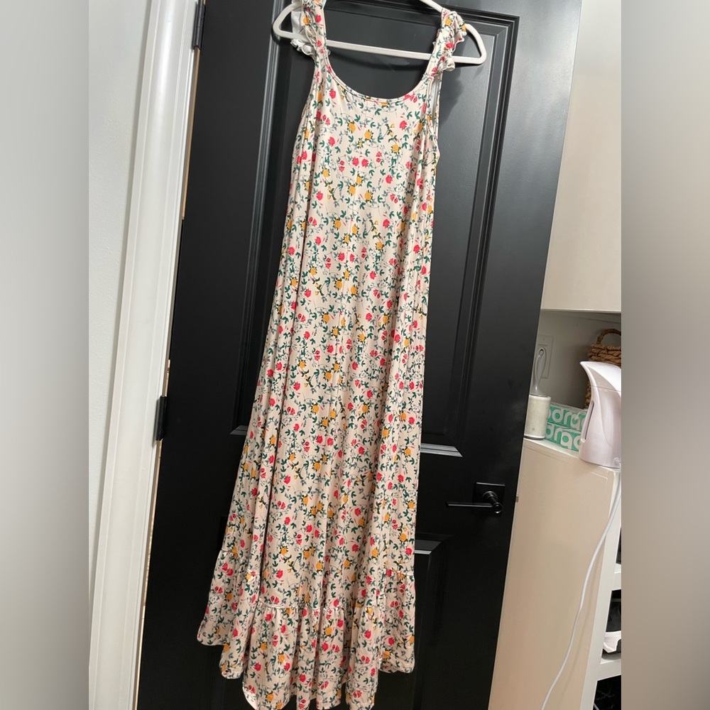 Ninexis dress large